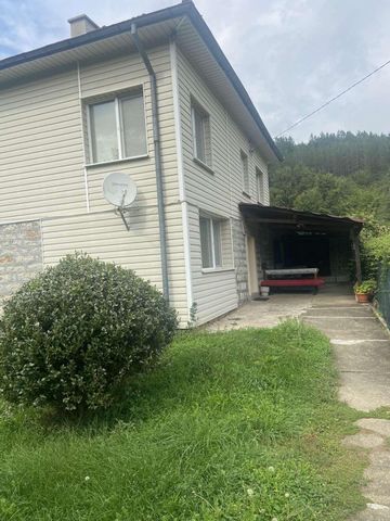 Key and Exclusive! Real estate agency Titan Properties - Hipodruma office is pleased to present to your attention a house located in the village of Gorna Luka, Montana region. Nearby are located retail outlets, public transport stops, medical facilit...