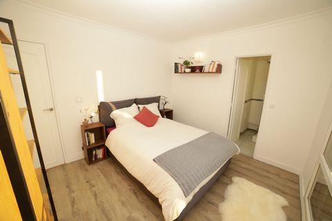 This beautiful and spacious apartment is the perfect fit for your stay during the Olympic Games of Paris 2024. It is 10 minutes away by foot from the Stade de France and can welcome up to 6 persons. You will find a cosy and well equiped place to stay...