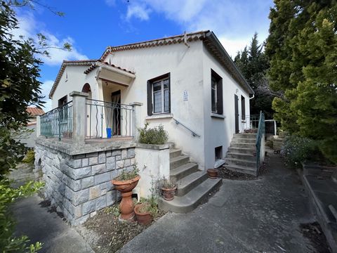 Located 10 minutes from Lézignan, come and discover this house with high potential. You will be charmed by its architecture, its vast basement as well as its beautiful garden. The structure is in very good condition, however, work is to be expected t...