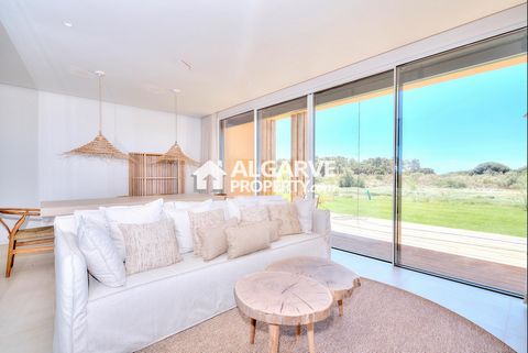 Located in Altura. Luxury Townhouses: Experience Full of Comfort Discover the perfect blend of luxury living and simplicity in these Townhouses in Algarve. Boasting a design that's inspired by life, these townhouses are in perfect connection with nat...