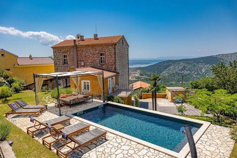 Impressive stone villa with swimming pool in Grižane-Belgrad, Vinodolska Općina, with fantastic sea views! Total surface is 450 sq.m. Land plot is 900 sq.m. Villa was built in 1906 and completely renovated in 2022. Still the villa retained it's Medit...