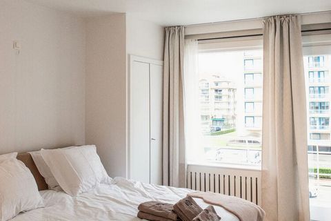 Apartament O Mer to odnowiony apartament z 3 sypialniami, położony nad brzegiem morza w łaźni Nieuwpoort. Dostępne są wszystkie udogodnienia niezbędne do udanego pobytu na naszym belgijskim wybrzeżu; pralka, łóżeczko i krzesełko do karmienia, Nespres...
