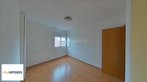¿Quieres comprar un piso en venta de 3 dormitorios en Sabadell? Excelente oportunidad de adquirir en propiedad este piso residencial con una superficie de 68,91m² bien distribuidos en 3 dormitorios y 1 cuarto de baño ubicado en la localidad de Sabade...