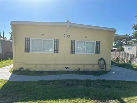 ****PRICED TO SELL****!! This home is light and airy. This home has 4 bed and 2 baths, living room, dinning area, kitchen.