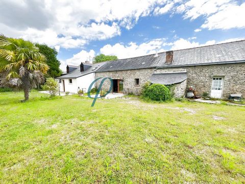 Filumena offers you on the sector of Grandchamps-des-fontaines this beautiful farmhouse of 1800 which is just waiting to find its superb! Offering very beautiful volumes, it welcomes you in a warm and spacious living room with its beams, wood stove a...