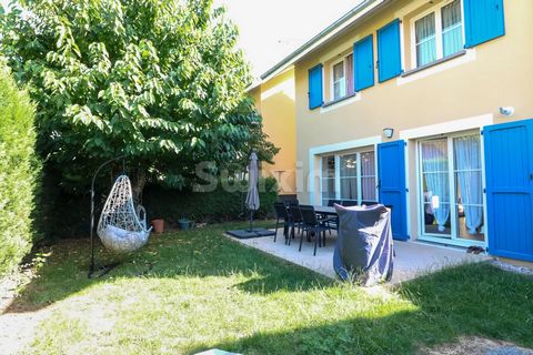 Ref 67987JL: Thonon-les-Bains. Come and discover this charming semi-detached house through the garage. This 4-room house built on 2 levels is built on 225m² of land. You will appreciate its calm, its location as well as its ideal exposure. This is ma...