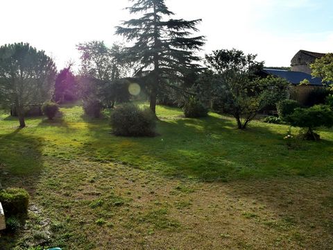 Dpt Deux Sèvres (79), à vendre NOIZE maison P14 de 360 m² - Terrain de 2 997,00 m²