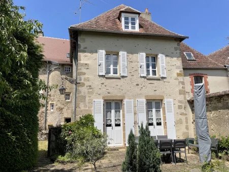 In the centre of the lovely medieval village of St Benoit du Sault (officially one of France's 'most beautiful villages'), where there is a supermarket and various shops and services, sits this fabulous property. 15-20 minutes by car and you are in t...