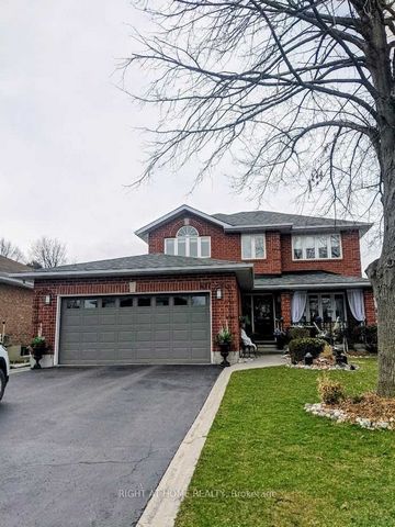 Meticulous & spacious family home in desirable West Park location. Formal LR/w. french dble doors & hwd.floors. Great Room w/artistic pillars, hwd. floors & gas fireplace, conveniently located overlooking kitchen & dining. Kitchen with gleaming grani...