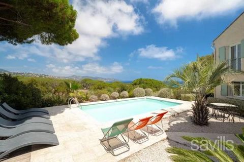 Well-maintained Provençal-style villa, divided over 2 levels and offering a beautiful unobstructed sea view, with a dominant and elevated position in a peaceful and residential neighborhood. On the first floor, the villa offers: an entrance hall lead...