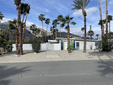 A truly authentic mid-century butterfly Meiselman! Built in 1959. Offers all the iconic features with additional space where you really need it! Ready to move right into, this 3 bedroom/3 bath with media room gem has beautiful tongue and groove ceili...