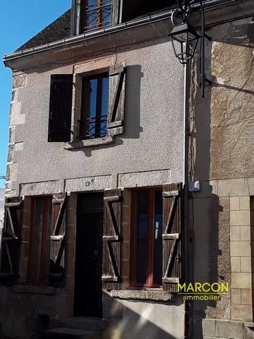 MARCON Immobilier GUERET - Creuse in Limousin, New Aquitaine. REF 88226. North Creuse-Sector CHATELUS - GENOUILLAC. Close to local shops and schools. 115 m² stone house comprising: entrance, kitchen, living room, WC. 1st floor: Landing, 2 bedrooms, s...