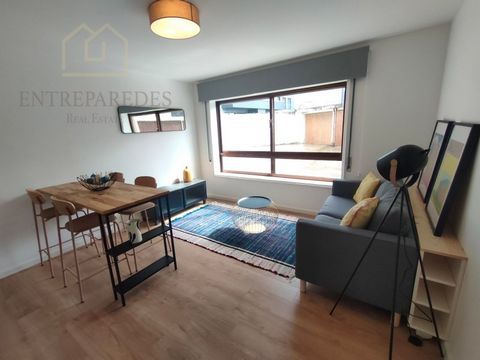 Renovated and furnished 1 bedroom flat, new, with parking, for sale in Leça da Palmeira, Matosinhos, Portugal. The building is 1.5 km from Leça beach, a 15-minute walk from the Matosinhos metro, a 2-minute walk from Pingo Doce and with excellent acce...