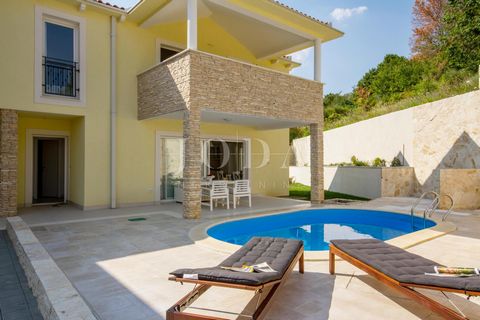 Location: Primorsko-goranska županija, Baška, Baška. A new semi-detached house with a swimming pool and landscaped garden for sale in a quiet location near Baška on the island of Krk! The house has an area of 98.63 m2 and is divided into ground floor...