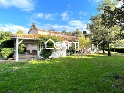 Discover this magnificent architect-designed house of 208 m² located in Virazeil, in the charming department of Lot-et-Garonne. Ideally located just 10 minutes from the town center of Marmande, this spacious and bright property will seduce you. As yo...