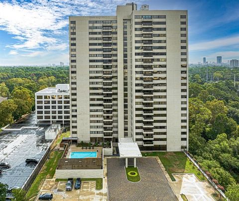Experience luxurious mid-rise condo living in a prime location! This exquisite condo is ideally situated in the heart of the city, nestled between the serene woods of Memorial Park & the prestigious neighborhood of River Oaks. Indulge in shopping & d...