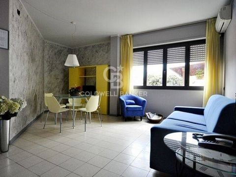 Nous proposons à la vente des appartements à quelques pas de la mer situés dans une structure hôtelière touristique entièrement rénovée dans le quartier résidentiel de Focette, le plus élégant de Marina di Pietrasanta, ces appartements de deux pièces...