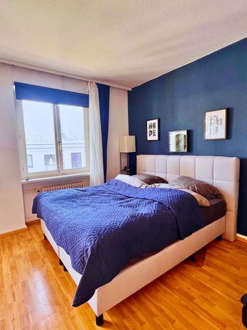Hi, I am offering my centrally located 1-room flat for monthly rent from April. The flat has everything you need to live and is only a few steps away from the Frankfurt Opera. The flat is fully furnished with bed, bedside cabinet, wardrobe, shelves, ...