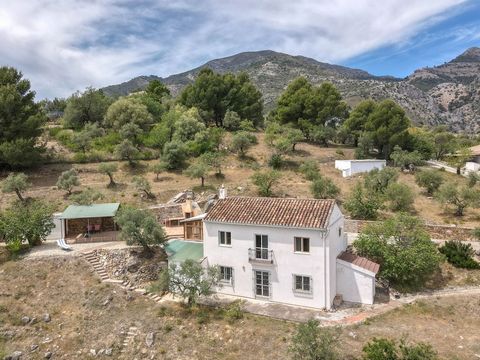 Charming Finca in the hills of Casarabonela . Big views . Rural Tourism potential . Great outdoor space . Garage . Enjoy the outdoor life This pretty finca in the hills of Casarabonela has lots of potential. Property Details: You immediately feel the...