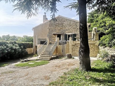 MAZAN Virtual tour available on our website. To discover a beautiful stone house of more than 170 m² in the town of Mazan. Let yourself be seduced by its large living rooms and its independent cottage of 46.5 m². It consists of a living room with ope...