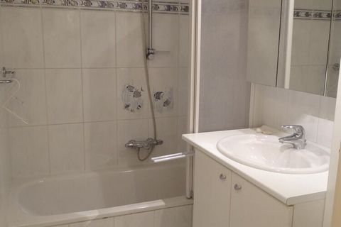 Apartament z 2 sypialniami przy nadmorskiej ścianie łaźni Nieuwpoort. W cenie garaż pod budynkiem. Położony w spokojnym nadmorskim miasteczku Nieuwpoort, ten wspaniały apartament oferuje idealne połączenie komfortu, wygody i zapierających dech w pier...