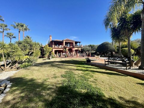 This magnificent Andalusian-style house offers a generous living area of +500 m², set in a vast plot of over +4000 m², fully fenced and secured for your peace of mind. Enjoy your own outdoor space with a private swimming pool and facilities designed ...