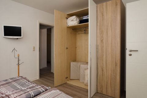Het vakantieappartement Seeblick op de eerste verdieping heeft in totaal 3 kamers, een ingerichte keuken en 2 badkamers.