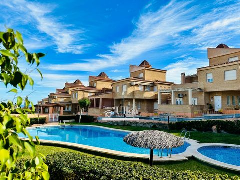TOWNHOUSE IN EXCLUSIVE URBANIZATION CABO HUERTASThis impressive semi-detached house of almost 370.00 m² is located in a privileged location, just 600 meters from the stunning San Juan beach, in the prestigious area of Cabo de las Huertas. With an ele...