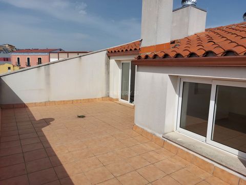 Welcome to this charming duplex flat located in the beautiful surroundings of Cassà de la Selva. With its modern and welcoming design, this property offers a unique and comfortable living experience. Upon entering the duplex, you will be greeted by a...