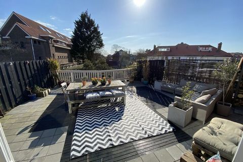This delightful apartment in The Hague is located near the sea and has 3 bedrooms that can accommodate 6 guests. This location is an excellent choice for a wonderful holiday by the sea. The center is 3 km away and you can take a healthy walk along th...