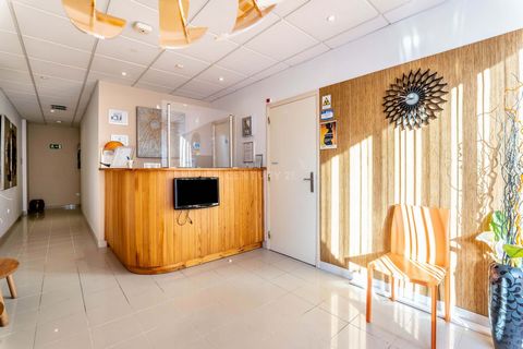 This is the opportunity you've been waiting for to take a leap in your career as a dentist. We are pleased to present you with this dental clinic, located in the bustling center of Albufeira. With a prime location, it's impossible to go unnoticed by ...