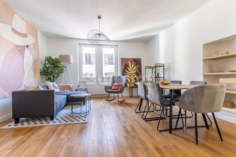 Ref 68053JP In the heart of rue Carnot, come and discover this completely renovated triplex apartment. It consists of a large living room, 4 bedrooms, a laundry room and two bathrooms. Very rare for sale! Swixim independent sales agent in your sector...