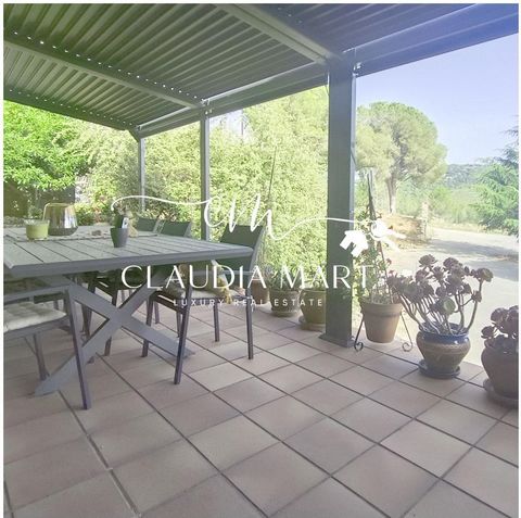 Discover a gem in Ordal, province of Vilafranca del Penedès, which offers an exceptional lifestyle in a quiet and natural setting. This gorgeous high-end property is designed for those looking for the perfect balance of luxury, comfort, and space. Hi...