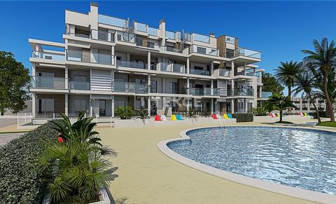 Apartamenty z 2 lub 3 Sypialniami, Usytuowane w Pobliżu brzegów Denii Stylowe apartamenty położone w Denii, w Hiszpanii, są uważane za urocze miejsce do życia przez wielu ludzi. To nadmorskie miasto położone w prowincji Alicante, w regionie Wspólnoty...