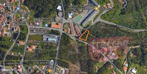 Land in Crestuma (Vila Nova de Gaia), with 2900 m2 of which 1650 m2 are in urban area, according to the MDP. Approximate distances: - 2km motorway access - 12km from the center of Vila Nova de Gaia - 14km from Downtown Porto EXACT FRACTION Founded in...