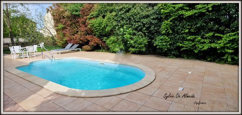 Dpt Saône et Loire (71), à vendre CHARNAY LES MACON propriété P8 de 290 m² - Terrain de 873,00 m²