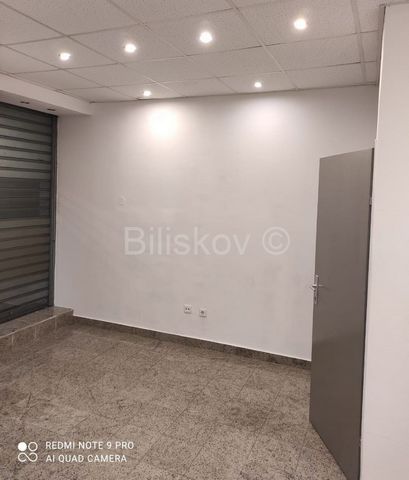 Split, Split 3, office space within a smaller sales center with a total usable area of 17.5m2 located on the ground floor. It consists of one bedroom and a bathroom. The space is air-conditioned and suitable for various activities.   www.biliskov.com...