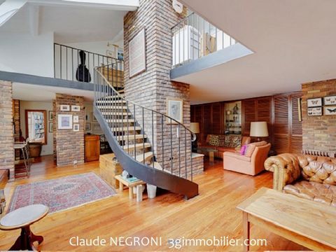 Eingebettet in das 10. Arrondissement von Paris, ganz in der Nähe des charmanten Square Montholon und nicht weit von der U-Bahn-Station Poissonnière entfernt. Diese Immobilie bietet eine bemerkenswerte Wohnfläche von 141,19 m², davon 129,1 m² nach de...