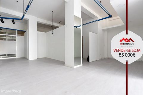 Store with a total area of 89.5 m2, inserted in a commercial space and in good condition due to recent renovation. Very versatile space that can be converted into different types of business, retail or any other branch of commercial activity or servi...