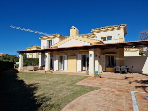 Detached villa in the prestigious area of ??La Reserva, Sotogrande. This privileged location gives you an unparalleled lifestyle, a few meters from the International School, the Sotogrande Post, high-end shopping centers and a variety of first-class ...