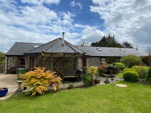The Old Granary, which incorporates a beautifully presented annexe affectionately known as Church Barn (due to the proximity of the parish Church), form a fantastic dual family property or offers certain buyers the chance of supplementary income, via...