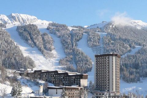 Am Fuße der Pisten gelegen, ist diese Residenz Teil der Miteigentümergemeinschaft Balcon de Villard und bietet Geschäfte, Ski- und Mountainbike-Verleih, Bars, Restaurants, Supermarkt, Kinderspielplatz, Tischtennisplatten... Winter wie Sommer genießen...