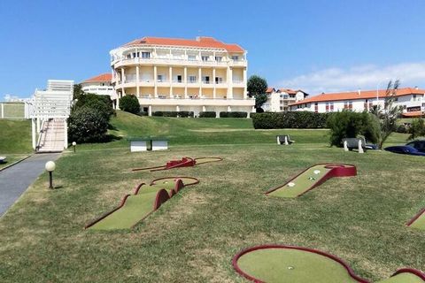 Ubicado en un jardín de 2 hectáreas, Résidence Mer & Golf Eugénie**** domina el océano y ofrece una vista espléndida de la costa vasca, desde Biarritz hasta España. Situada a sólo 300 m de la legendaria playa de Marbella y a 200 m del centro de talas...