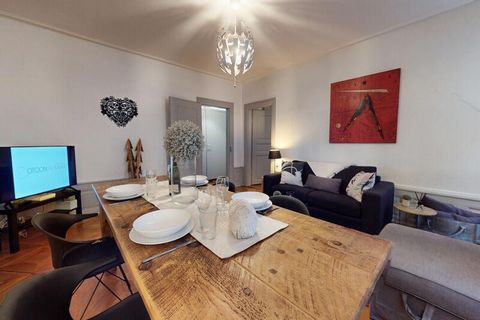 ? 5 rue Porte Neuve in Colmar ? In the city center of Colmar, discover the authentic charm of Gîte de Paul. The wooden flooring and its rustic table create a warm atmosphere full of character. Although the cottage is steeped in tradition, you will fi...