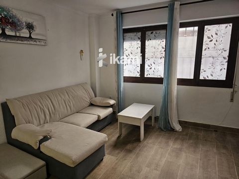 Este precioso piso en el centro de Torrevieja es ideal para disfrutar de la vida cerca del mar. Cuenta con 3 habitaciones espaciosas y un cuarto de baño completamente reformado. Su ubicación estratégica permite fácil acceso a la playa, perfecto para ...