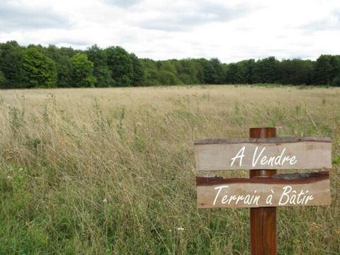 Uw agentschap Esprit Atypique biedt u dit perceel van 678 m2 aan, niet onderhouden buiten de onderverdeling, op slechts 400 meter van het meer van Gastes, in een rustige omgeving. Het is ook bouwbaar, waardoor het een geweldige kans is om een woningb...