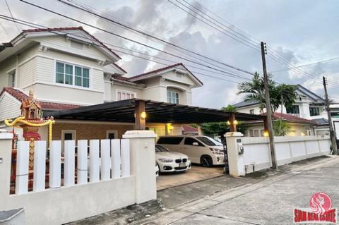 This is a spacious two storey villa with a private pool for sale in Land and House Park. The house has five bedrooms, three with ensuite bathrooms. There is a fourth guest bathroom that is shared with two bedrooms. In addition there is an office room...