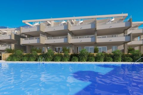 APARTAMENTOS DE 2 DORMITORIOS EN ESTEPONA GOLF A 3 KIMS DE LA PLAYA Apartamentos en plena Costa del Sol, viviendas amplias y luminosas con vistas al campo de golf. Viviendas con mucha luz natural ya que están orientados al sur o suroeste. Este nuevo ...