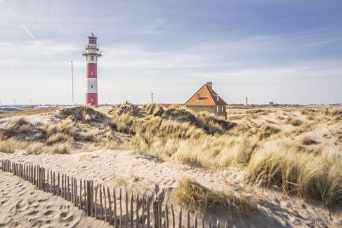 Appartement met één slaapkamer en slaaphoek uitzicht op de zee en de vaargeul. Gerenoveerde badkamer voorjaar 2023 met inloopdouche Dit prachtige appartement ligt in het serene kustplaatsje Nieuwpoort en biedt de perfecte mix van comfort, gemak en ad...