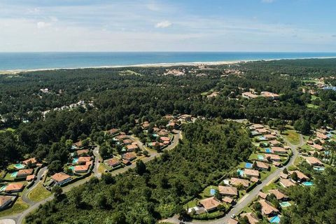 Gelegen aan de rand van de golfbaan Moliets, tussen de pijnbomen, zijn de Villas Les Dunes de la Prade de garantie voor een geslaagde vakantie. Aquitaine staat bekend om zijn prachtige stranden, zijn immense dennenbos, en natuurlijk zijn terroir en z...